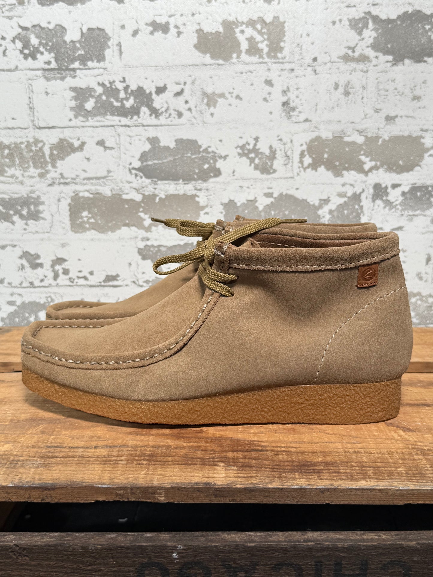 Clarks Wallabee High - 9.5