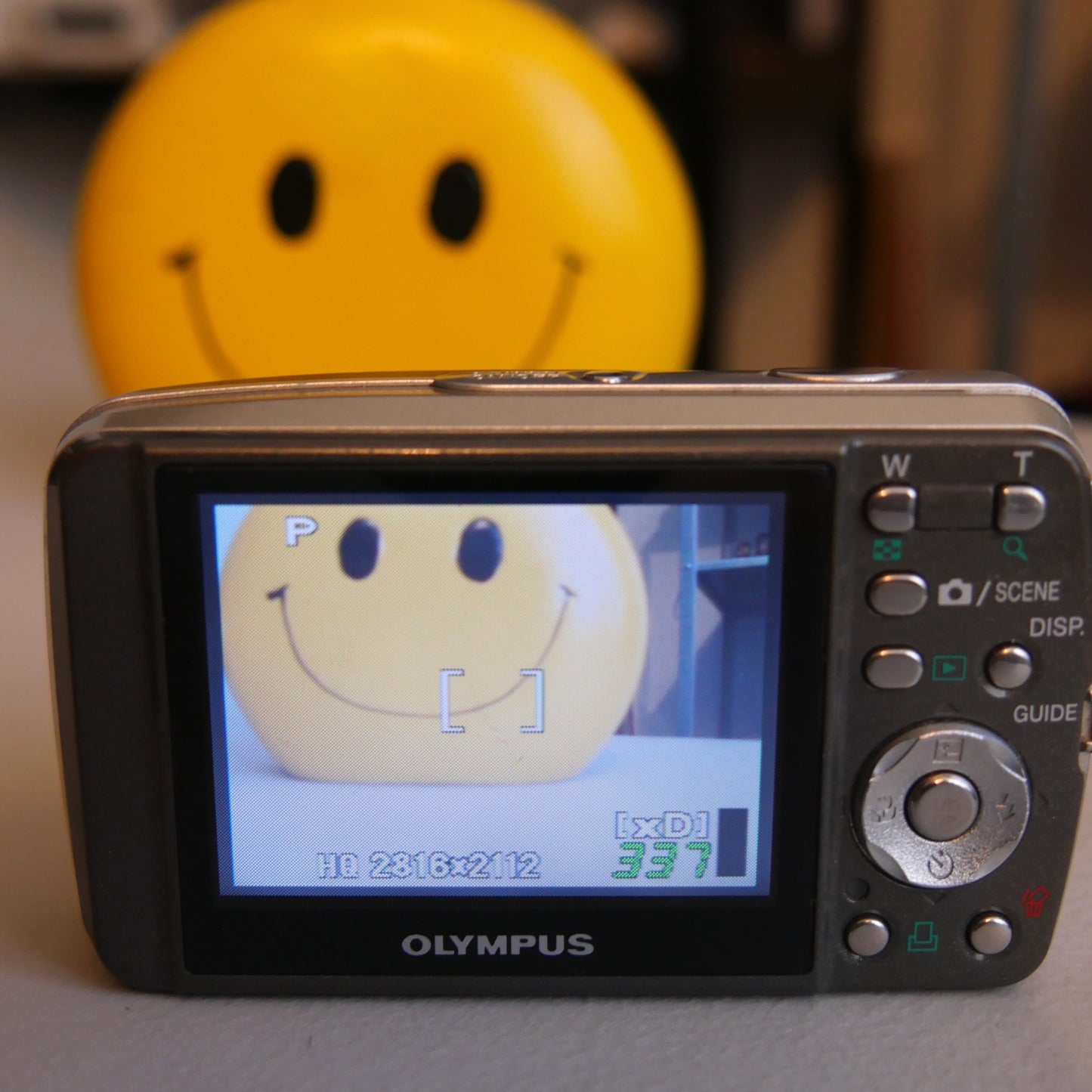 Olympus 600 6 Megapixel Digital Camera